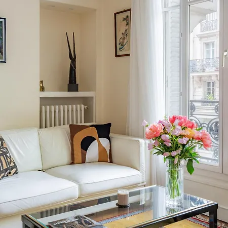 Veeve - Pere-lachaise Chronicles Apartment Paris