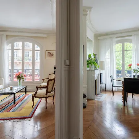 Apartment Veeve - Pere-lachaise Chronicles Paris